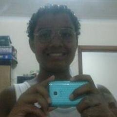 Amohh ir na Rua de noitteeh.. Com amigos e parentess; sou alegre e adorooo converrsaa