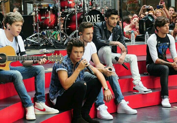 please follow @OneDiirectionL @OneDiirectionL @OneDiirectionL @OneDiirectionL