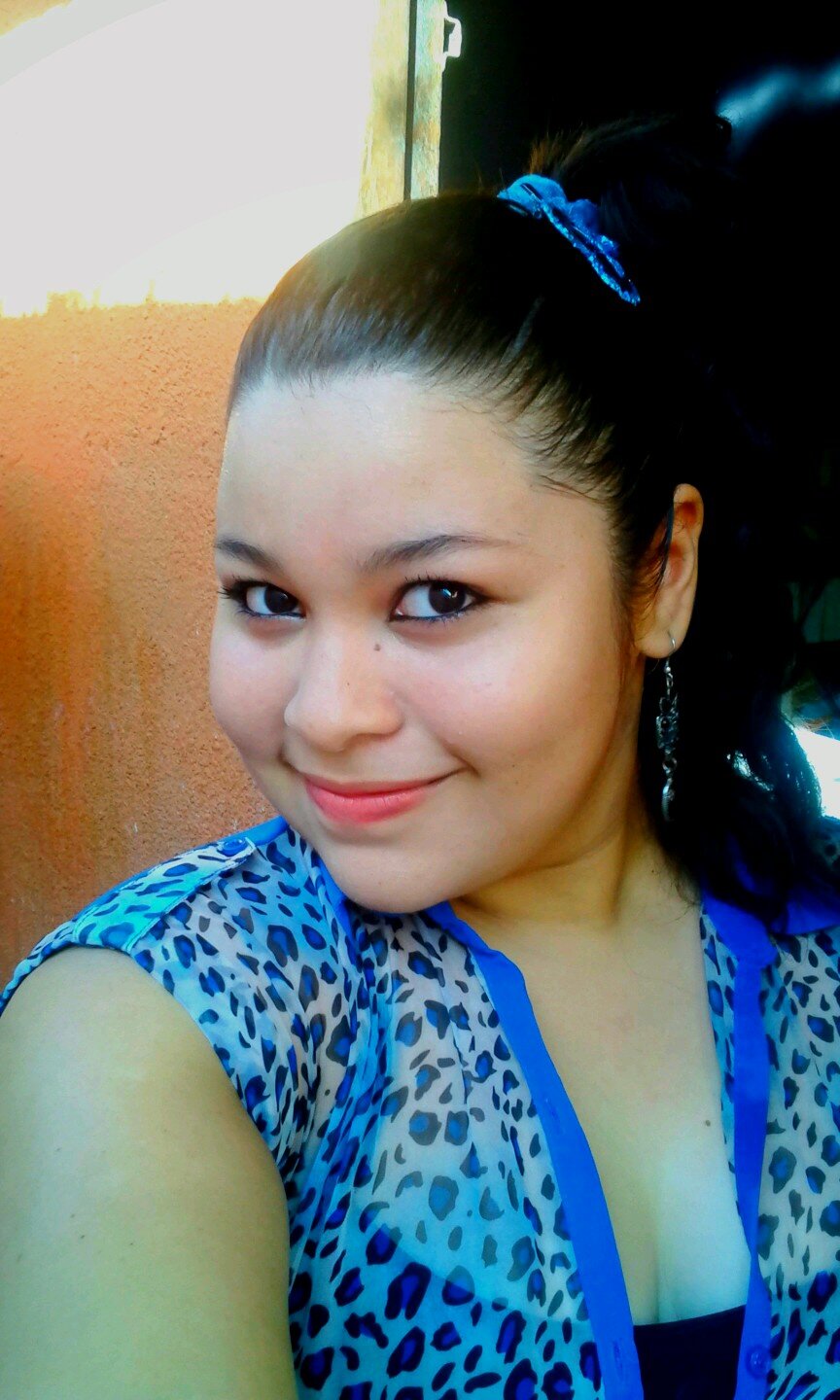 Linda, divertida, alegre cariñosa y una super bailarina Me encanta tener amigos y amo ver calle 7.!! Sigueme y te Sigo ♥ ..BB PIN: 7BC4101E