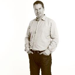 User Experience Designer. Visual problem solver. Loves sketching and drawing.