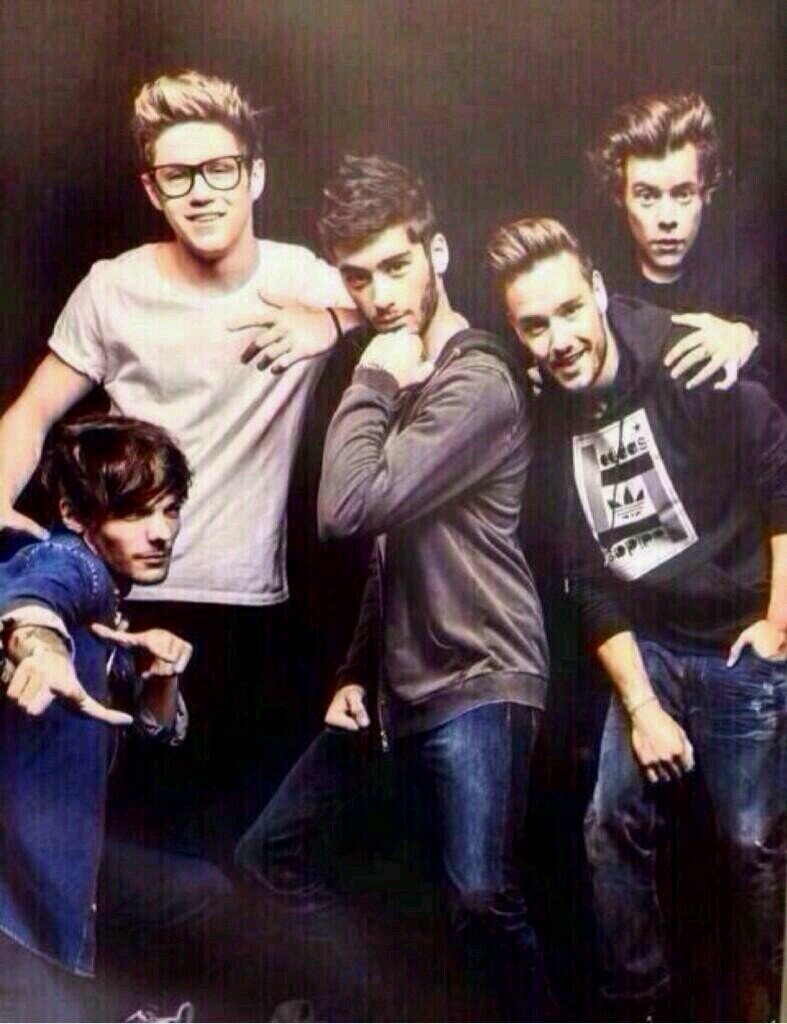Hello, I'm huuuuge 1D fan, and here you can find everything you want! Latest news, pictures... :)