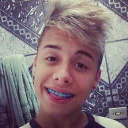 ``as vezes tento ser maior, maior do q sou´´