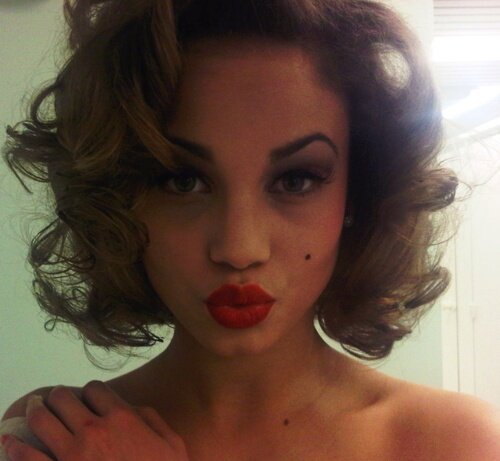 LetiziaHollins's profile picture. I miss you but you seem just fine without me.