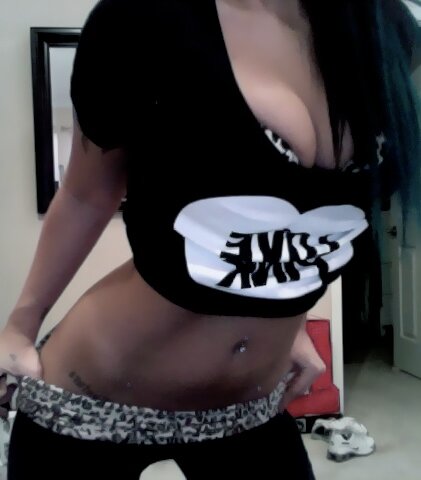 EvitaJahnel's profile picture. That moment when the person you miss, randomly texts you.