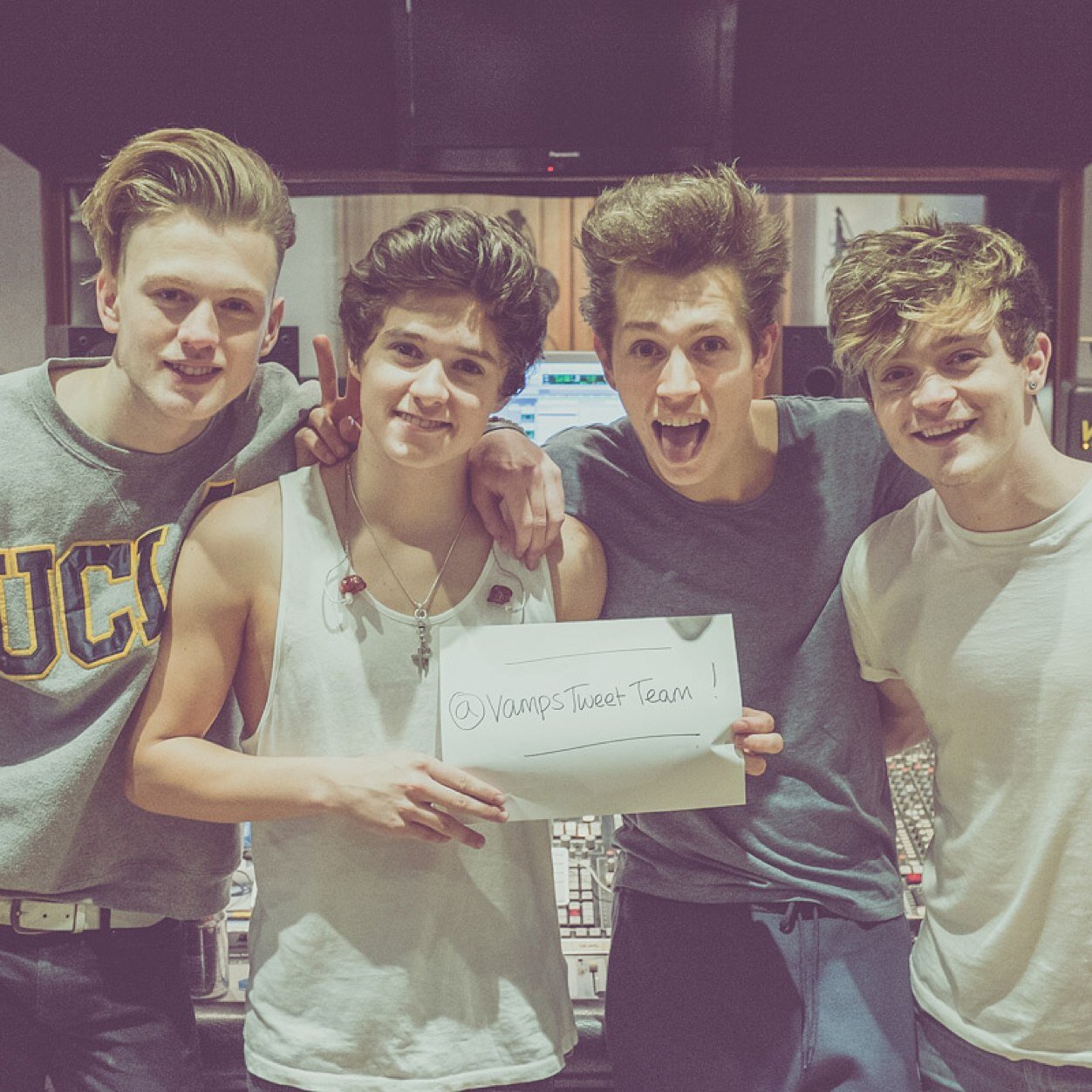 The Official Vamps Tweet Team HQ/Run by The Vamps and Vamps Mgmt