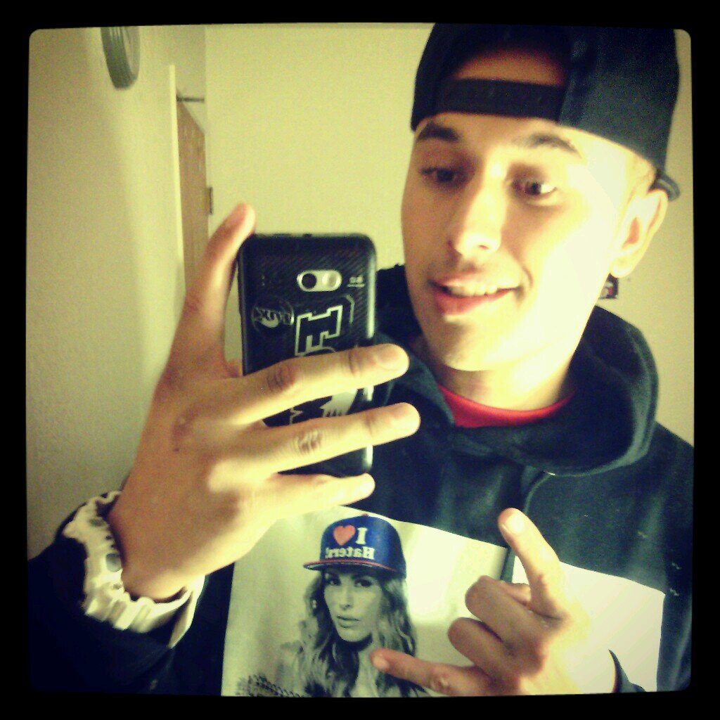 Live life to the fullest enjoi every body that sarounds u with love#loving my girl jackie lopez3