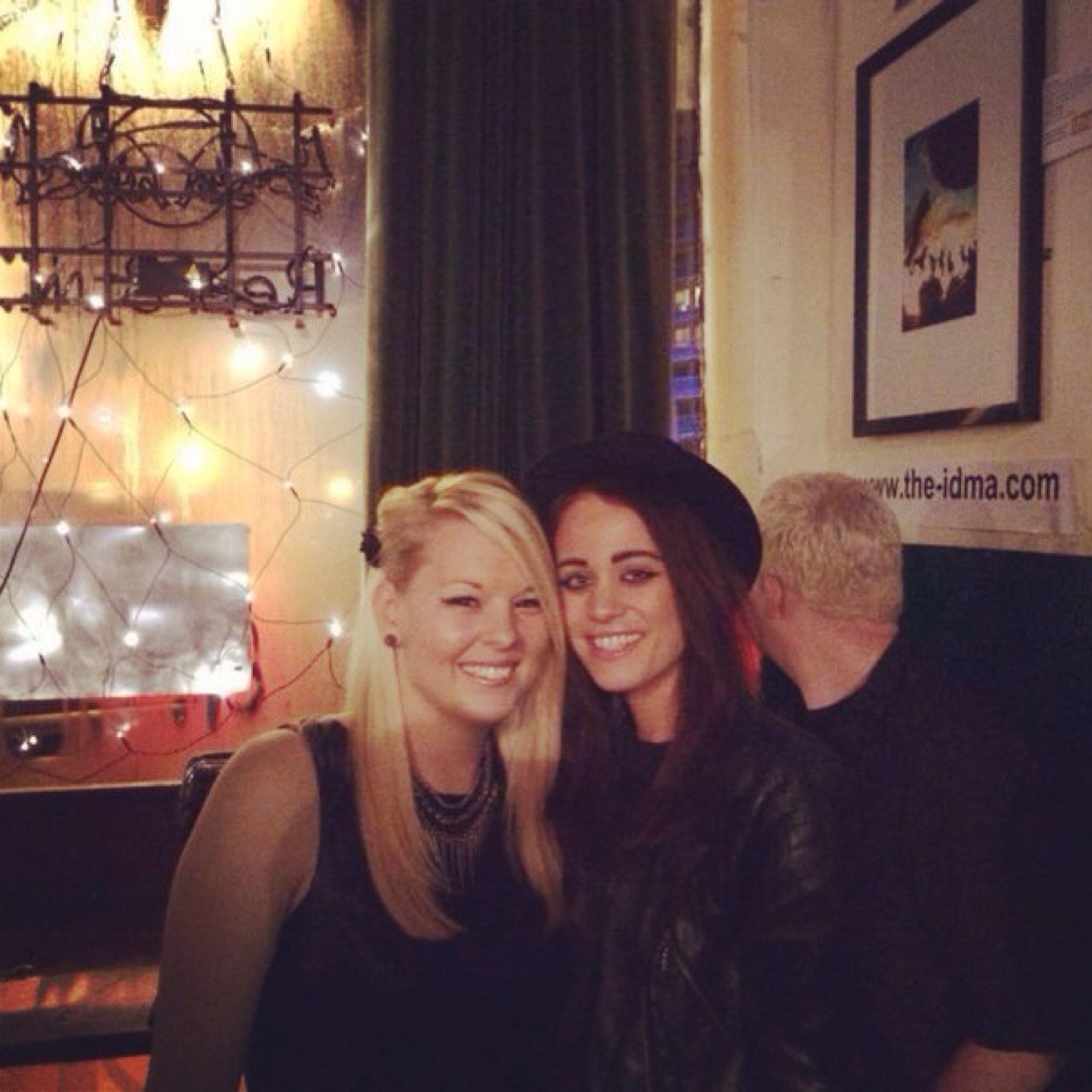 LeaKg1990's profile picture. 