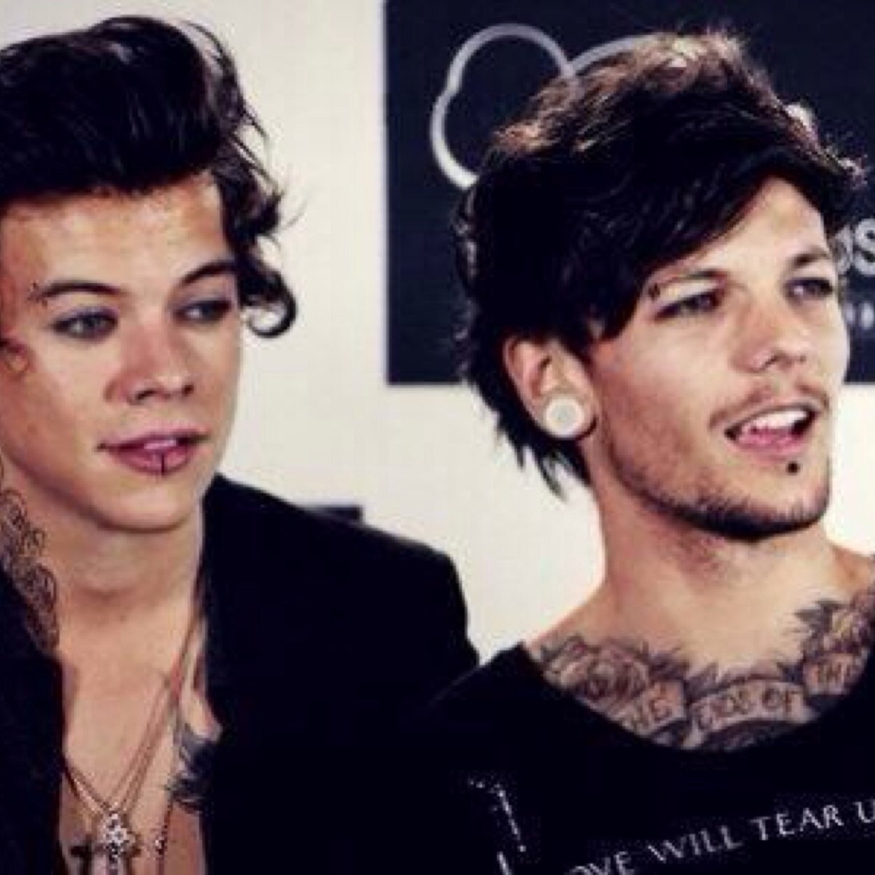 Follow @softkittyzouis please thanksss xx