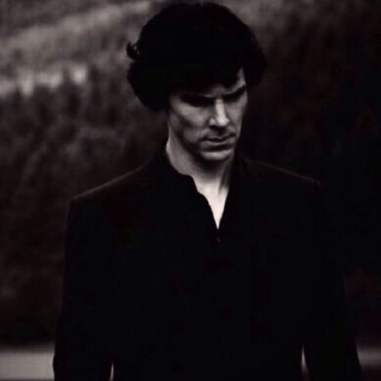 »A Consulting Detective. A new kind of Sociopathic. A cry for help unheard. Sherlock Holmes— Address: 221b Baker Street« {SRP|Crossovers|MC|♯ፕ}