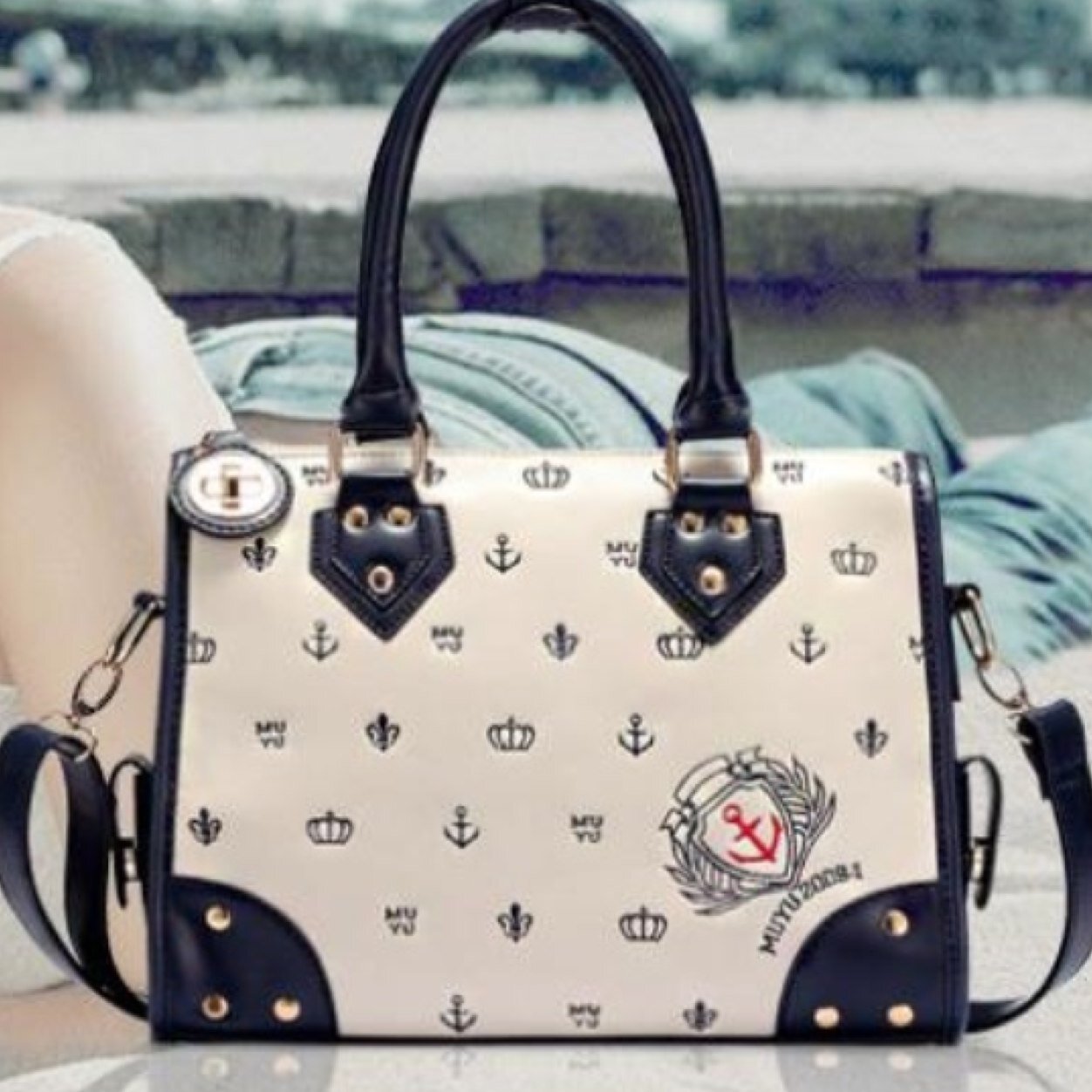 Venta de carteras, billeteras, y muchas cosas mas .. Tambien se hacen pedidos y envios ..