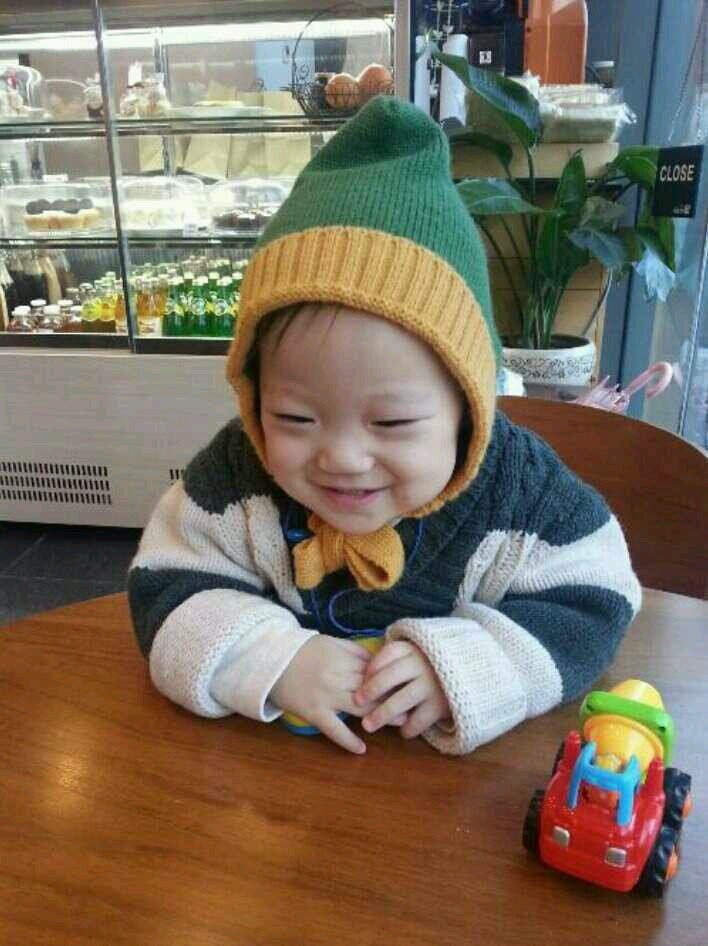 다섯살 성훈이! / 관심글 수시로 꼭 확인해주세요                                                   혹시라도 애기봇 취급 안하시면 멘션주세요!