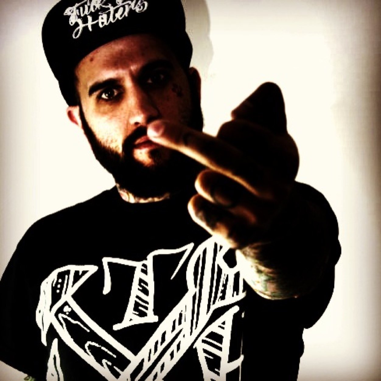 Owner/tattooist at Physical Graffiti, painter, Harley rider, blogger
http://t.co/z0YpEGXubn
http://t.co/N7cmS91S6B
Cardiff