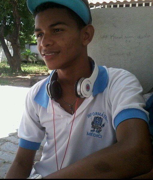 Naada pode Calar a miinhaa vooz ... Amantee de Música :D