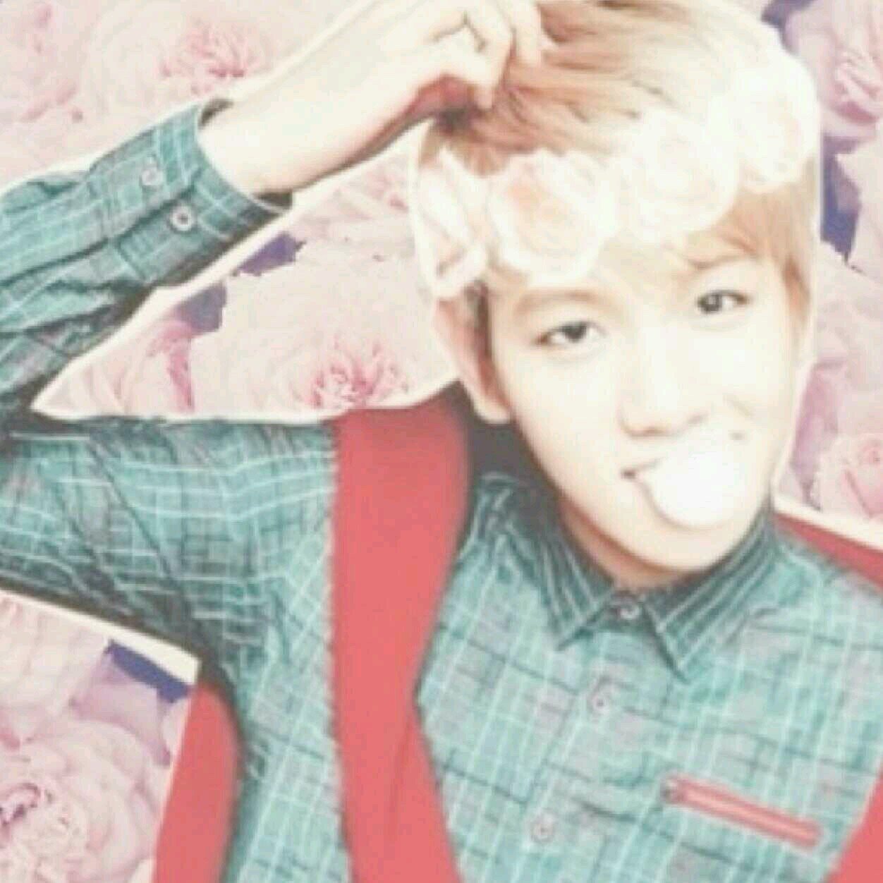 Follow @moonie0506 ~  she'll follow you with this acc♡ {1/2}