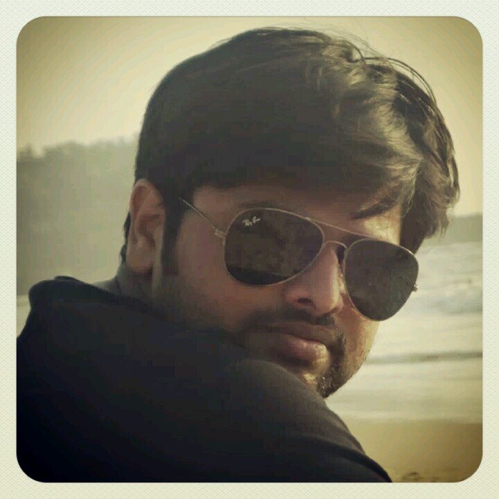 Blogger, Web Designer, Travel and Financial Consultant.