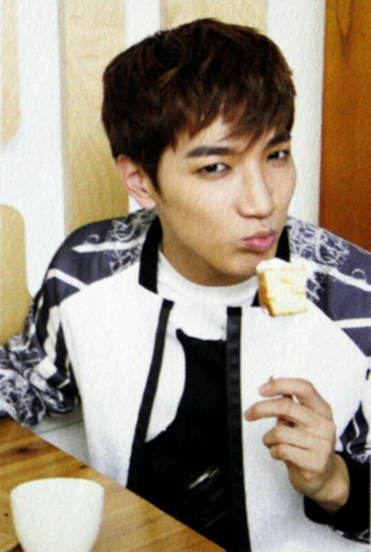 Main vocal from 2pm (@Jun2daKAY) - 88L - papah gw @JYPark_72 - anak gw @babyulzleo-JunBRO with @LJunho__ - (V)roleplayer_12