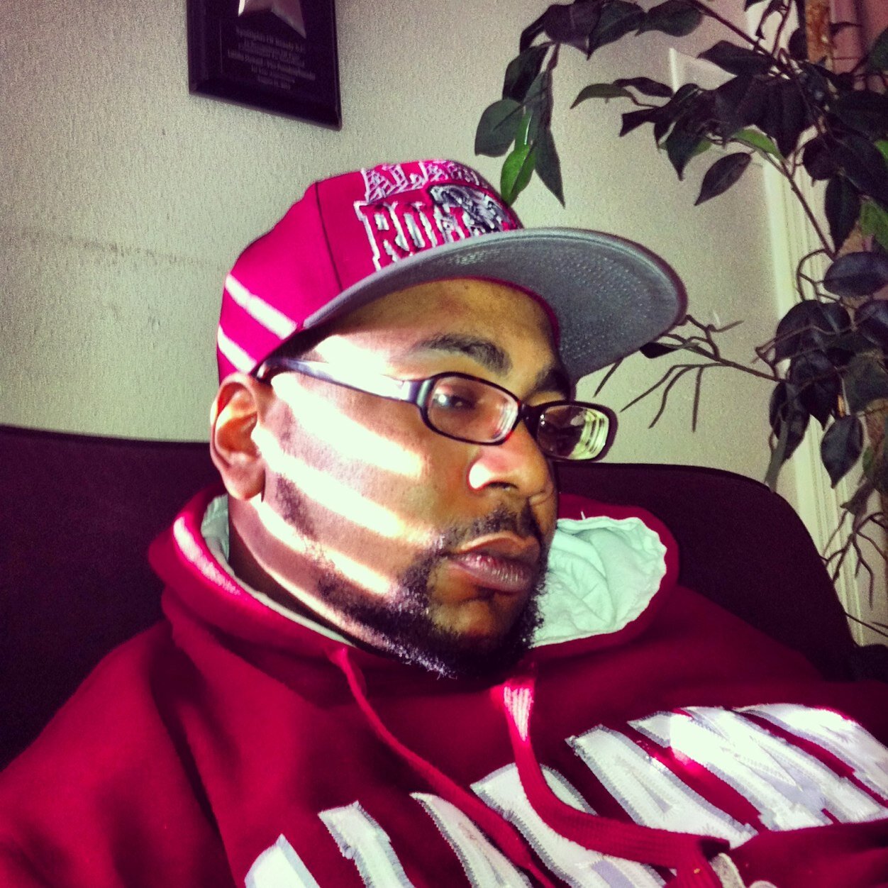 Getting rich off thugging!money! CLOTHS! HOES! SNAPBACKS! TATTOOS! WEED! !! Making Money My Motive !! FOLLOW AH REAL NIGGA @AYE_X_RIZZLE ... R.R.M.O !! #TrU