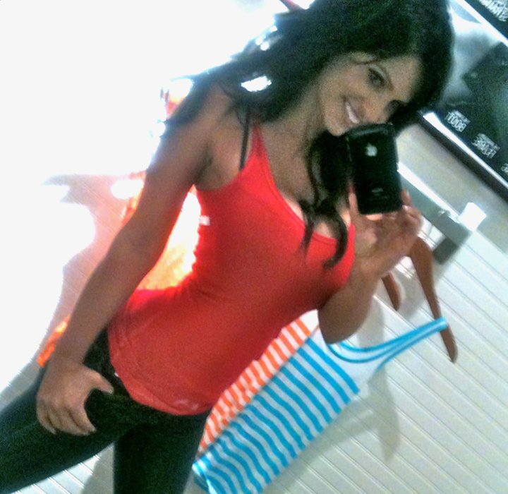 When I'm alone, i think of so many things to say to you, when I have a chance to tell you. I go speechless.