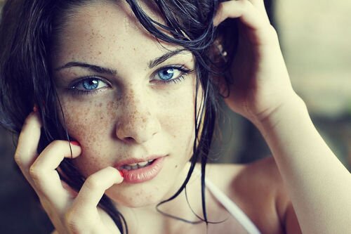 JoniDaltry's profile picture. Trust is like paper. Once it's crumbled, it can never be perfect again.