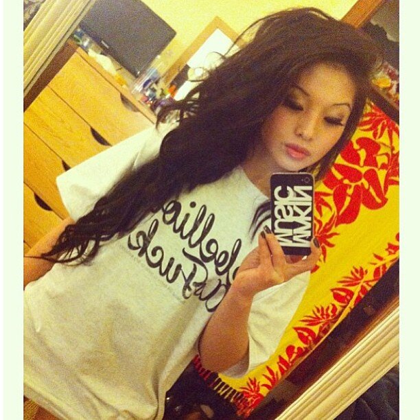 VickieDrapeau's profile picture. Beauty isn't in your looks. It's your personality. Make up can't cover up a crappy personality.