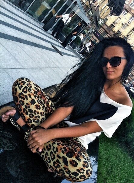 ChereyParras's profile picture. She's not mad, she's hurt.