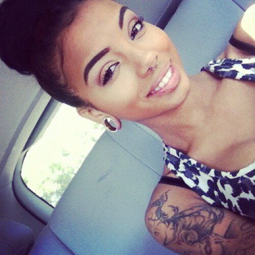 DonelleKnowler's profile picture. Sorry, I'm not Rihanna. I don't love the way you lie.