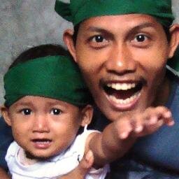 Guru di MI Tarbiyatul Banin, suka olah raga beladiri pencak silat