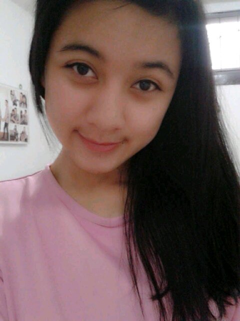 follow me ,folback ? just mention 
i love mom & dad:*