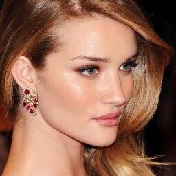 || Lady-in-waiting and known for my exquisite beauty, more so than His Majesty's 'competent belle' herself! || Multi SL's || RP 21+ ||