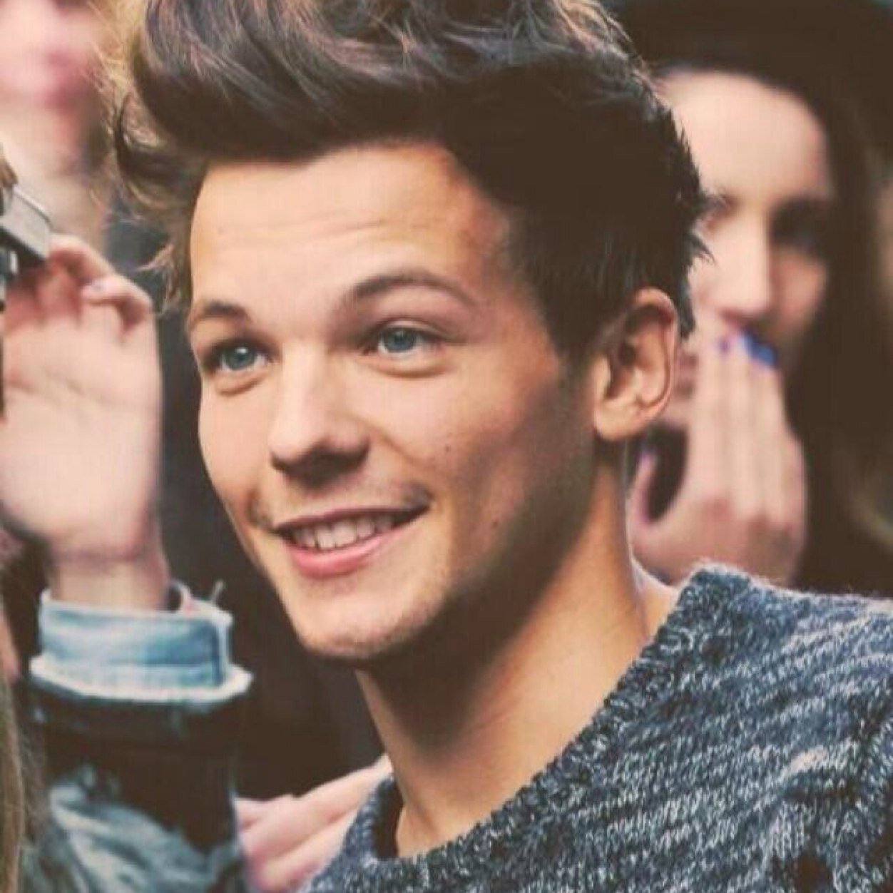 hi, you're perfect and I love everything about. Follow me here, please: @tbhpurrie xx