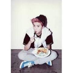 Gue cwo yang paling ganteng dan yg paling cool di member exo. gue single kece!