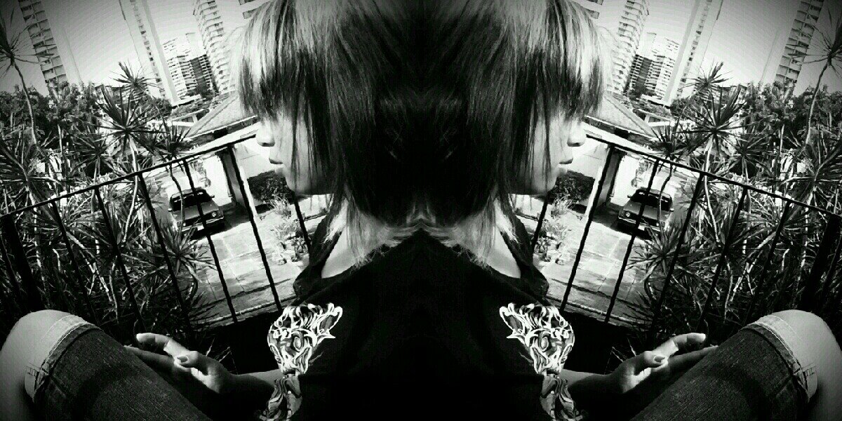 Hey, 18 y.o girl taken / pansexual / depressed / suicidal / cutter / anorexic and so much more. I follow back 100%