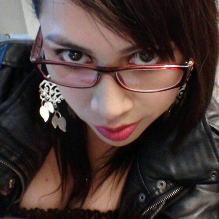 conoces muy bien mi debilidad sabes como hacer que lo sienta
tienes todas las herramientas y mas para dar con mi corazon amor
si siempre tuviste la habilidad