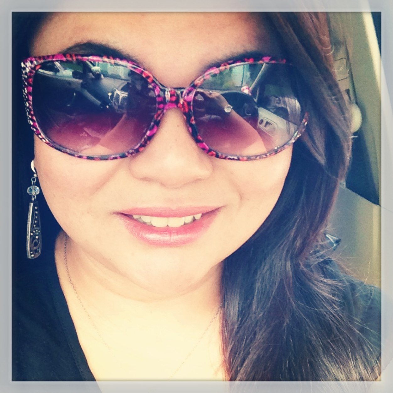 aimeenep's profile picture. Me and my evil twin sister, tweeting.