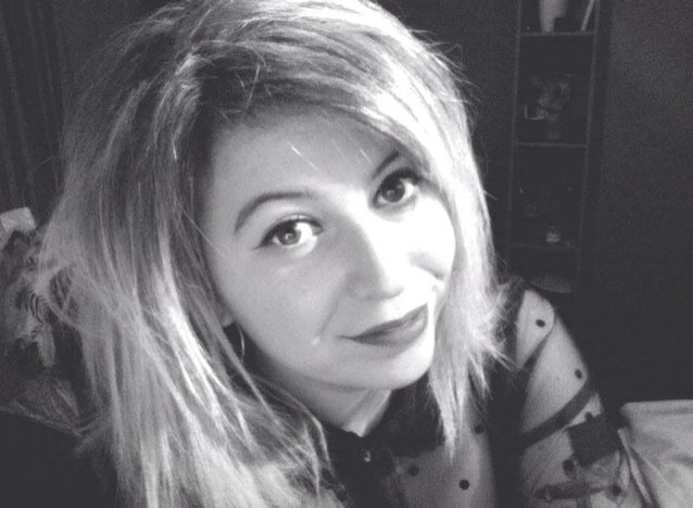 West country gal . Vintage boutique owner .
 Pug muma .