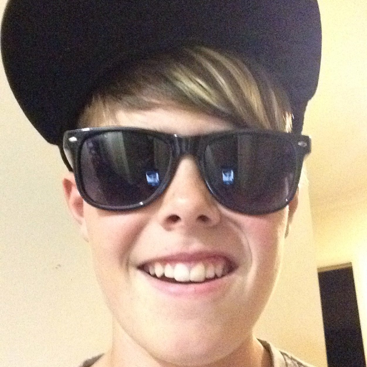Hi im jared im a music listening rusher who loves animals and blue.Btw Verified rusher;)