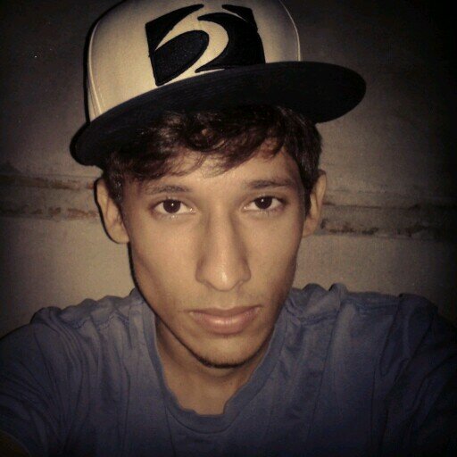 #Letrista #Compositor #Realista #Pensador #Rapper #Boleiro...e outras coisas mais que você deve me perguntar