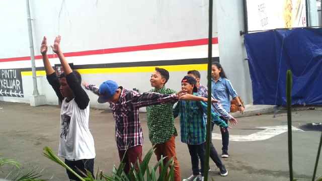 |Official Twitter of DynamiteShuffle!!|                  |Since 29 november 2013|