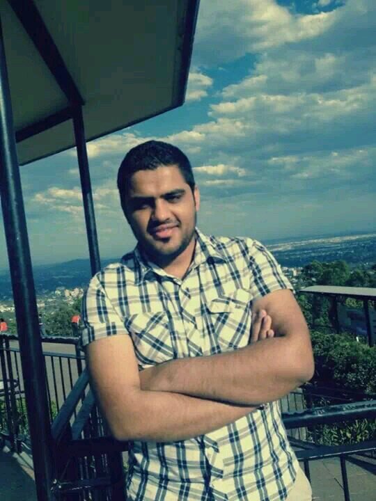 An honest, intellectual and trustworthy guy. I love cars and my family a lot.