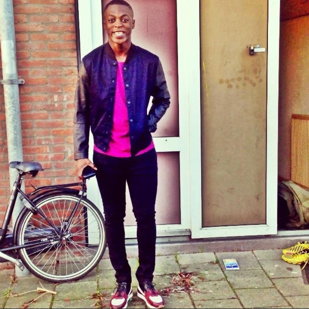 Jobbo- zweef https://t.co/JTYfOpvP1w Zeg mij - jobbo ft @demmaa down http://t.co/rPa8m8NwpW you http://t.co/4fJRs6S9C8