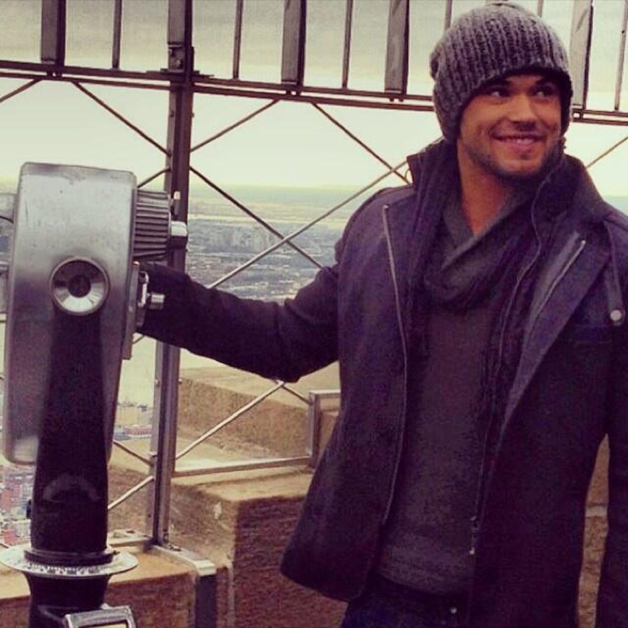 Kellan is my everything, my world, my idol, my love, my hero, i love him so much ♥ @kellanlutz