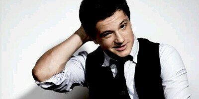 Aqui,você fã de Josh Hutcherson e de THG encontra as melhores fotos do ator e da saga, Clique agora no botão seguir !!!