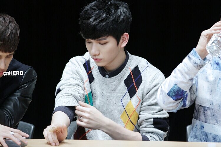 (@HSangHyuk_bot)