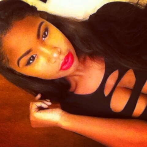 ElianoreSchon's profile picture. When you think you're not happy with your life, always think that someone is happy simply because you exist.