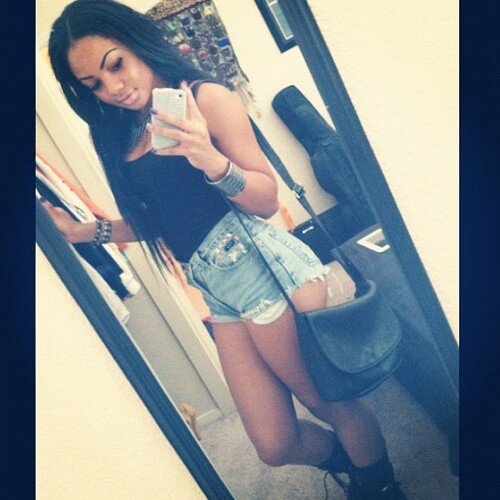 AnnoraWestren's profile picture. I like it when you smile, it's cute.