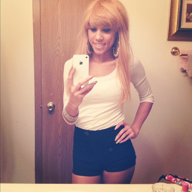 IvoryTruscott's profile picture. I'm sorry I'm difficult.