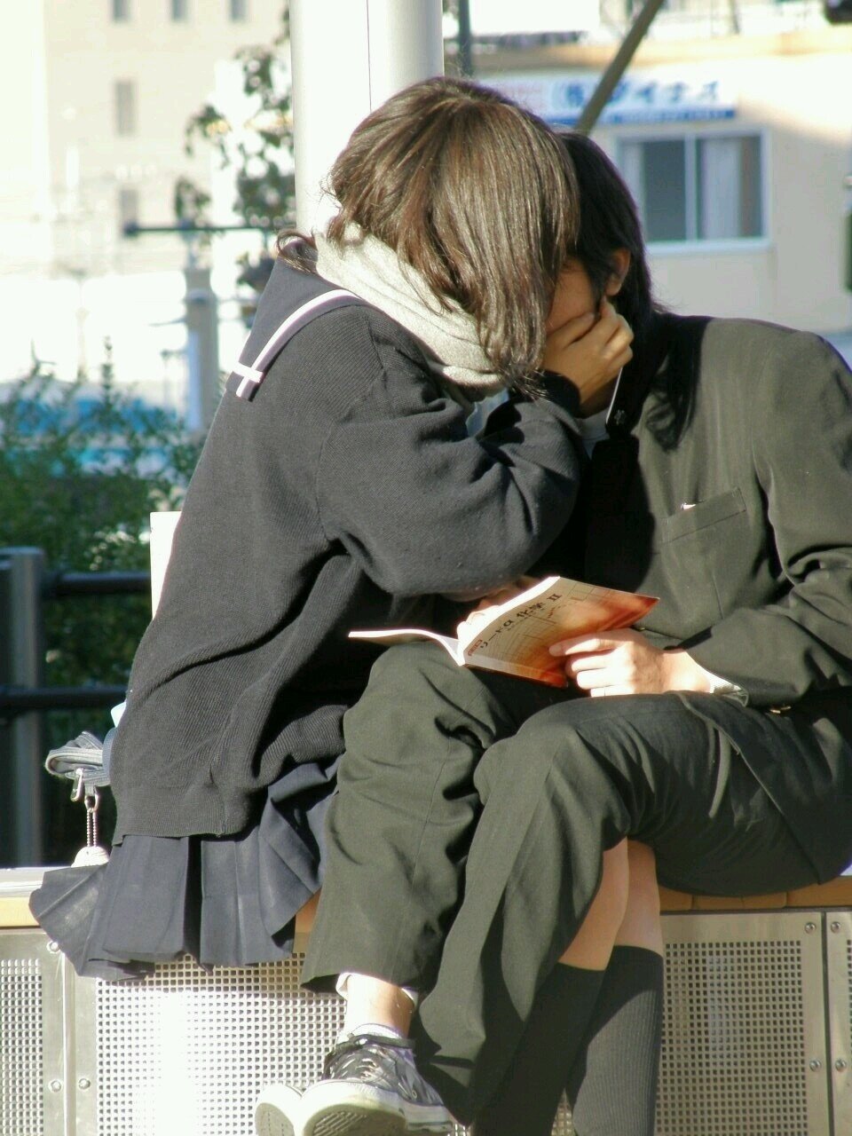 リア充になるための近道をつぶやいていきます。相互フォロー100%なんで宜しくお願いします。もし本当に悩んでいたらＤＭください。一応心理学と恋愛学勉強してます。