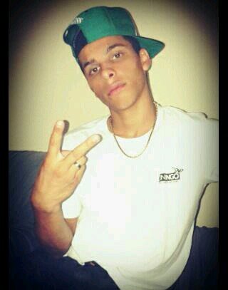 Eu sou humilde sou batalhador
Também tenho os meus erros sou filho de Deus