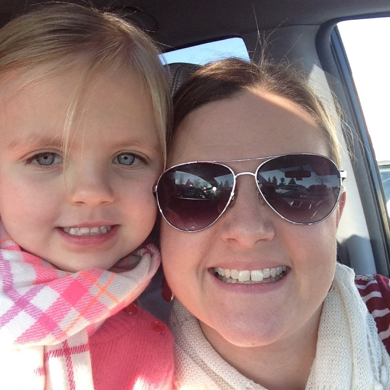 waltesar's profile picture. Lousiville transplant. KU Jayhawk fan. Double time Boston Terrier slave. Boubon lover. Momma of two crazy blond haired little princess devils.