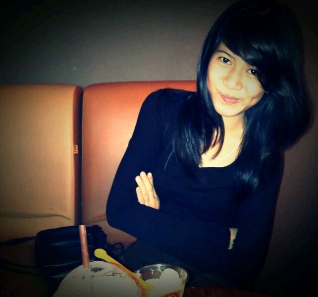 My name distiana firda, I love paris, paris is a very beautiful and dazzling